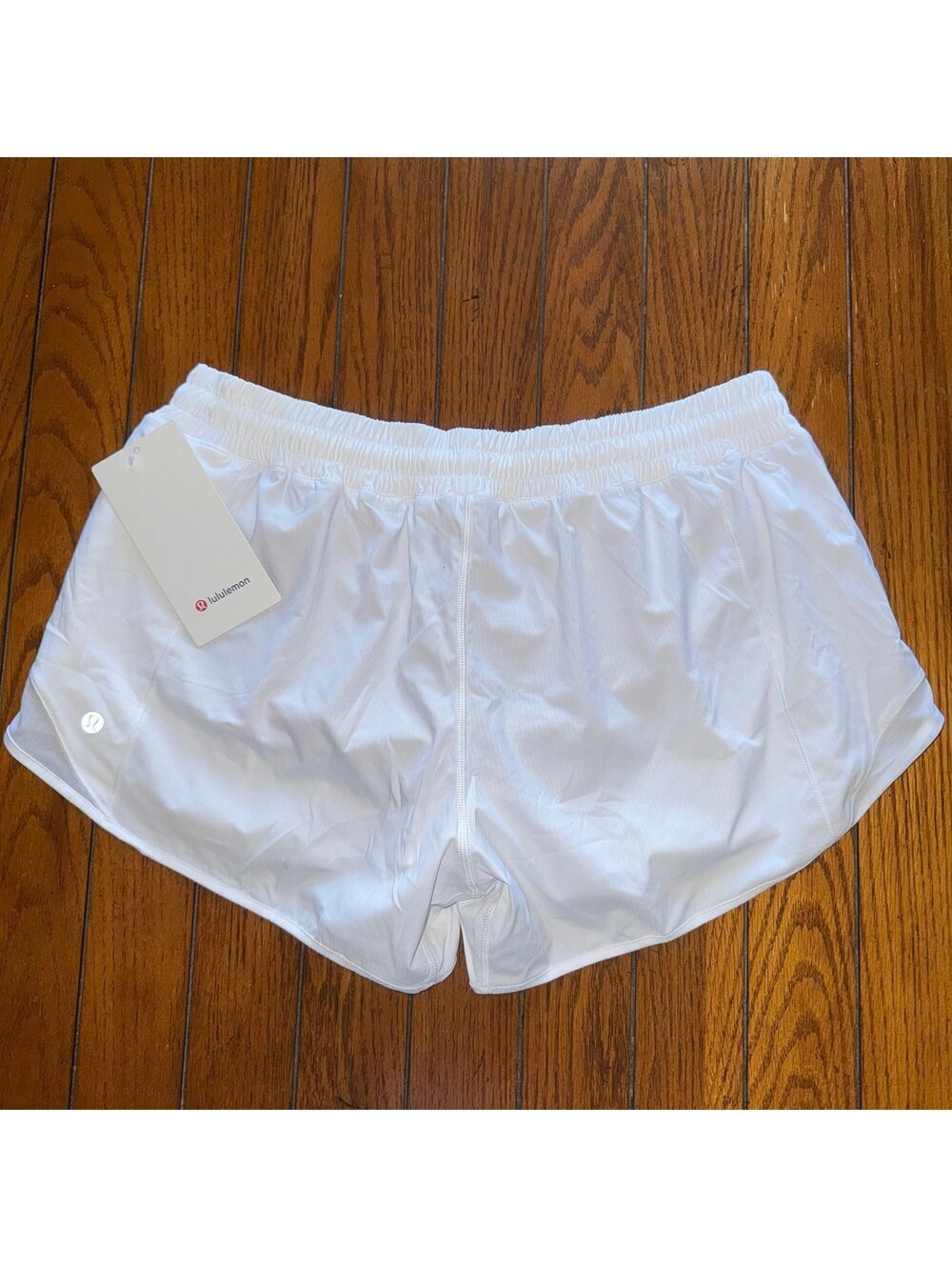 Lululemon Hotty Hot Short Low Rise 4” White Size 14 NWT